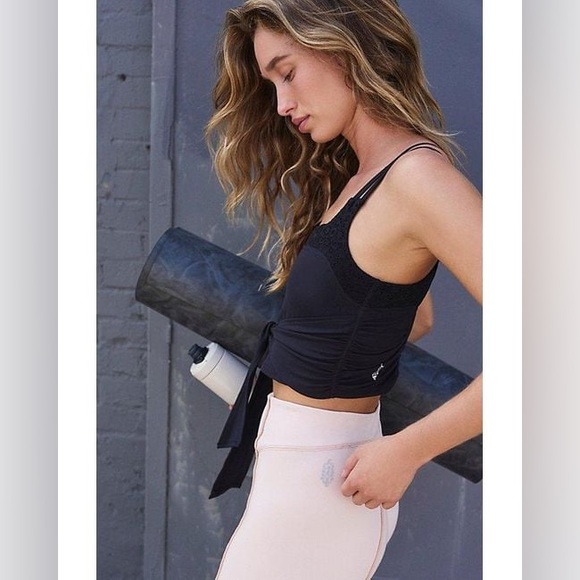 New Free People Fp movement Crowd Pleaser Cami In Black Sz M MSRP:$68 - Picture 4 of 10